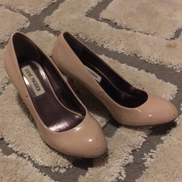 Nude Steve Madden Pumps Size 5 - Picture 1 of 3
